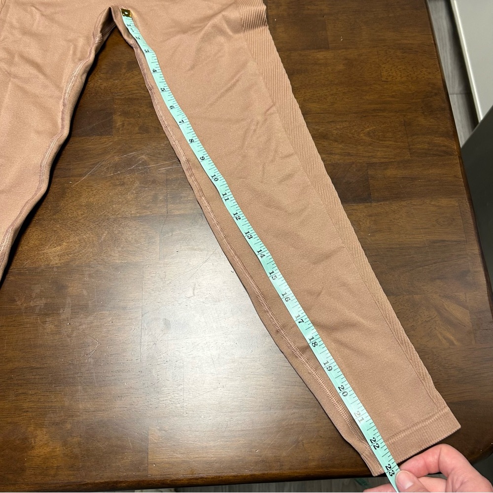NWT Abercrombie YPB seamlessCORE 7/8 Length Leggings in Willow Taupe Size S - Picture 11 of 13